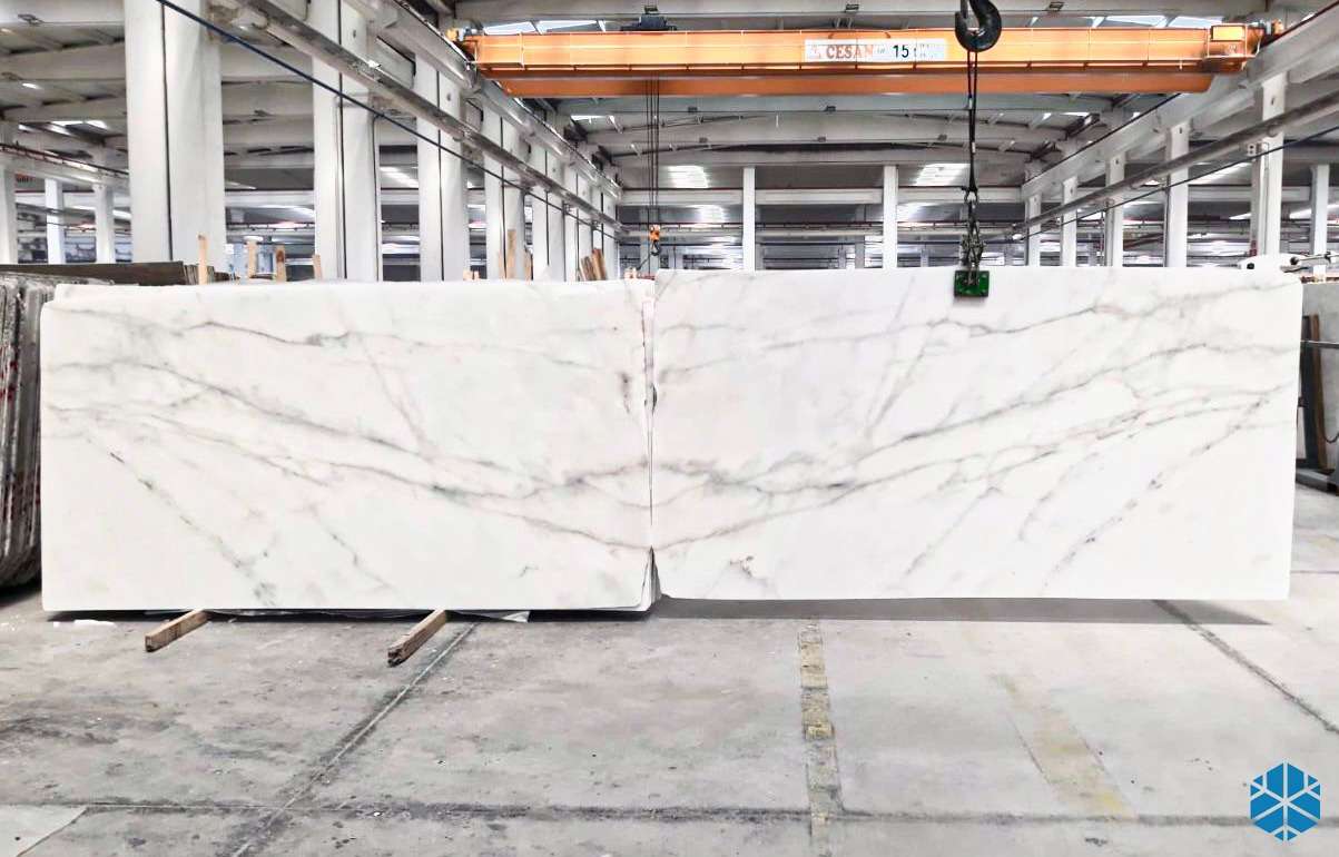 2000-Arctic-White-Marble-Slab-polished-honed-3