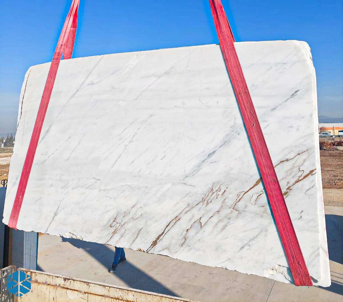 2000-Arctic-White-Marble-Slab-polished-honed-4