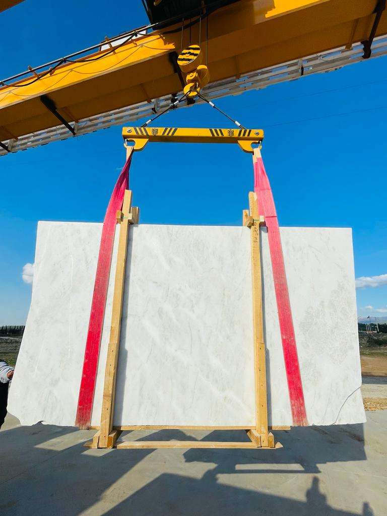 2000-Snow-White-Marble-Slab-polished-honed10