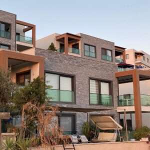 Marble Split Face <br><span class="ata_title">Pineta Black Marble</span> 3 Pineta Black Marble Split Face Villa