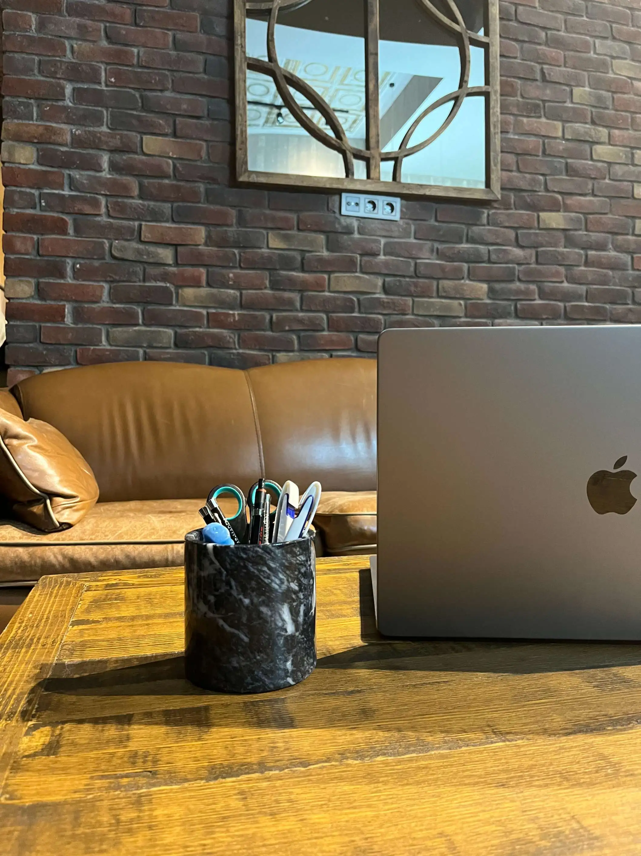 9041-Black-Marble-Pencil-Holder-1 (1) black marble pencil holder